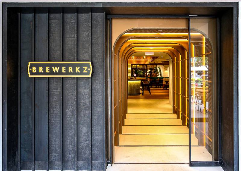 Entrance to Brewerkz at Orchard Rendezvous Hotel